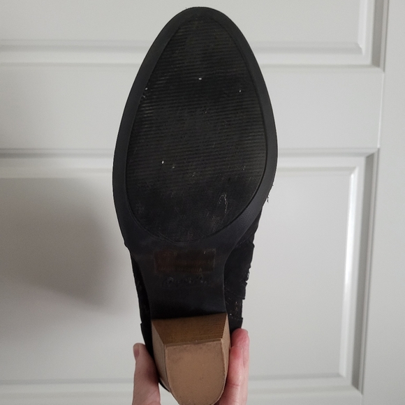 Cute cutout Modcloth booties - Picture 2 of 5